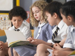 young children reading